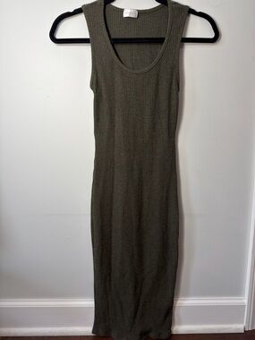 Everlush Olive Ribbed Midi Dress w/ Open Back Detail – Size Small